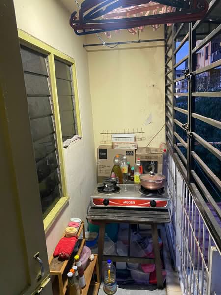 Rumah Flat untuk Disewa di Seksyen 2 Wangsa Maju Flat - Levis Chan - Balcony - PropertyGuru.com.my