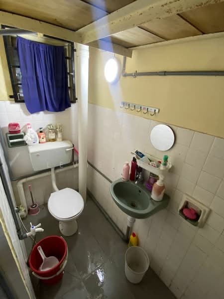 Rumah Flat untuk Disewa di Seksyen 2 Wangsa Maju Flat - Levis Chan - Bathroom - PropertyGuru.com.my