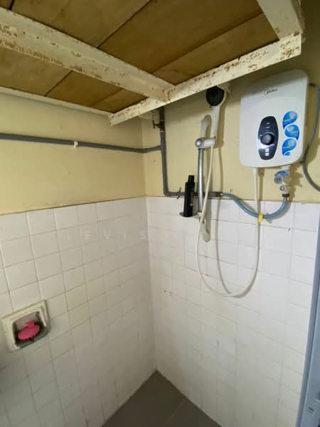 Rumah Flat untuk Disewa di Seksyen 2 Wangsa Maju Flat - Levis Chan - Bathroom - PropertyGuru.com.my