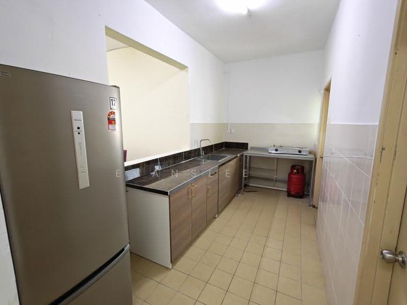 Kondominium untuk Disewa di Aman Heights Condominium - Evanslee . - Kitchen - PropertyGuru.com.my