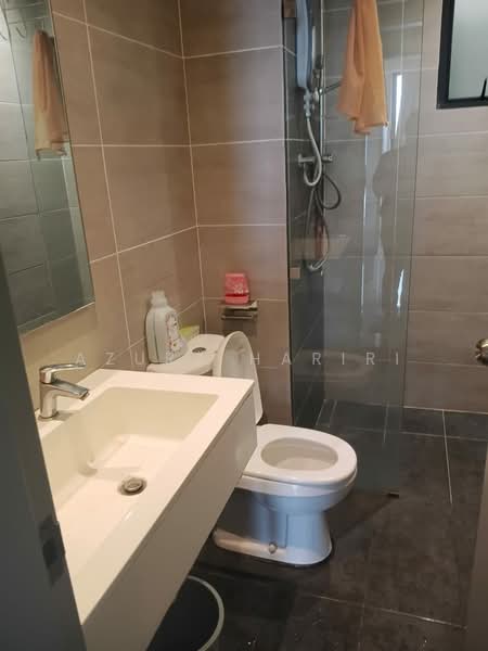 Kondominium untuk Disewa di Platinum Arena - Azura Hariri - Bathroom - PropertyGuru.com.my