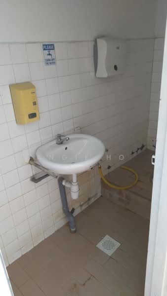 Shop for Rent in Jalan Ipoh (Kuala Lumpur) - Angie Ho - Bathroom - PropertyGuru.com.my