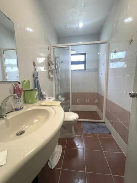 Rumah Bandar untuk Dijual di Petaling Jaya (Selangor) - Angie Chai - Bathroom - PropertyGuru.com.my