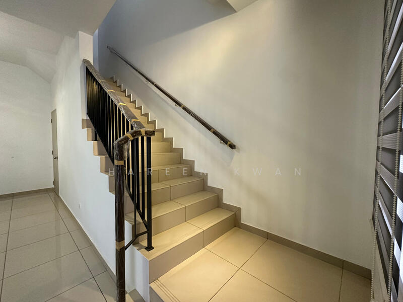 2-storey Terraced House for Sale in Bandar Rimbayu (Telok Panglima Garang) - Shareen Kwan - Corridor - PropertyGuru.com.my