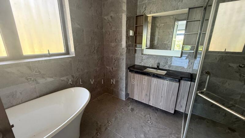 Semi-Detached House for Sale in Forest City (Gelang Patah) - Alvin Seah - Bathroom - PropertyGuru.com.my