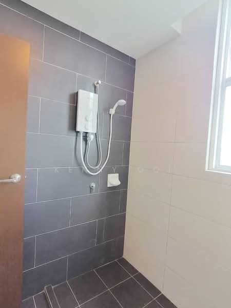 Kondominium untuk Dijual di D'Zone Condominium, Penang - Kenny Ooi - Bathroom - PropertyGuru.com.my