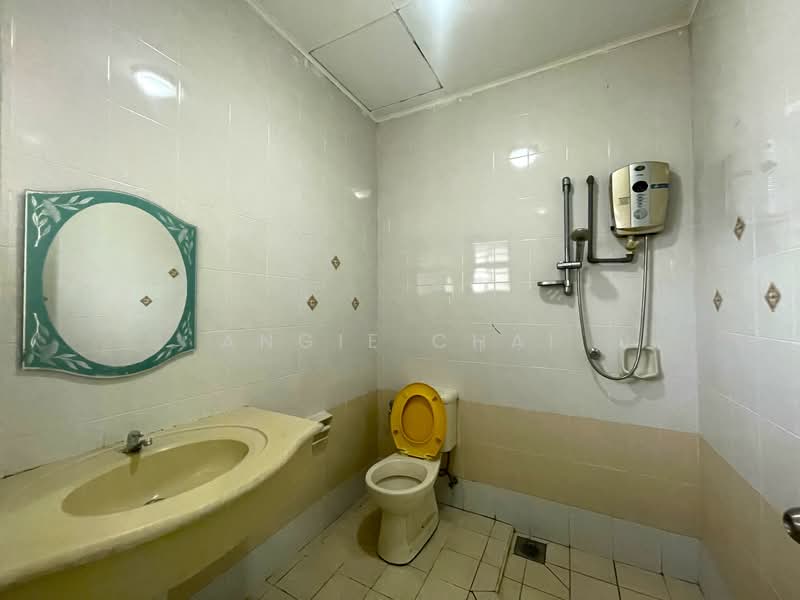 Rumah Bandar untuk Dijual di Petaling Jaya (Selangor) - Angie Chai - Bathroom - PropertyGuru.com.my