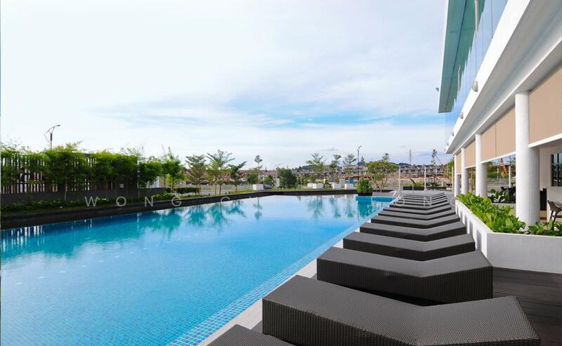 Rumah Berkembar untuk Dijual di Kinrara Residence (Puchong) - Wong Chee Keong - Pool - PropertyGuru.com.my
