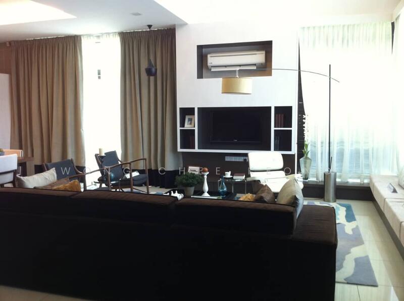 Rumah Berkembar untuk Dijual di Kinrara Residence (Puchong) - Wong Chee Keong - Living Room - PropertyGuru.com.my