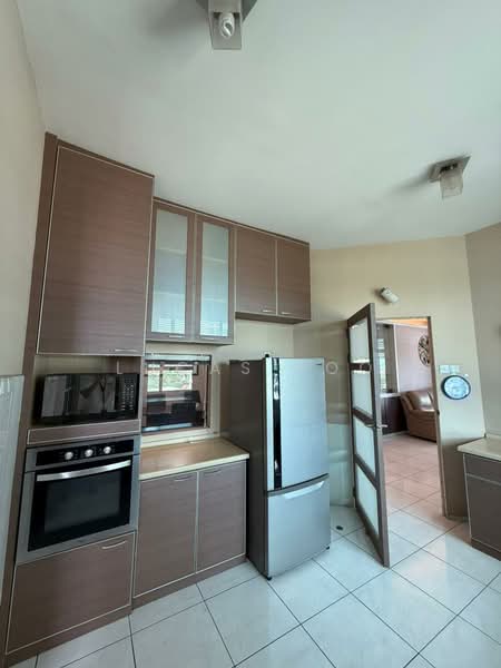 Kondominium untuk Disewa di The Brezza - Lucas Foo - Kitchen - PropertyGuru.com.my