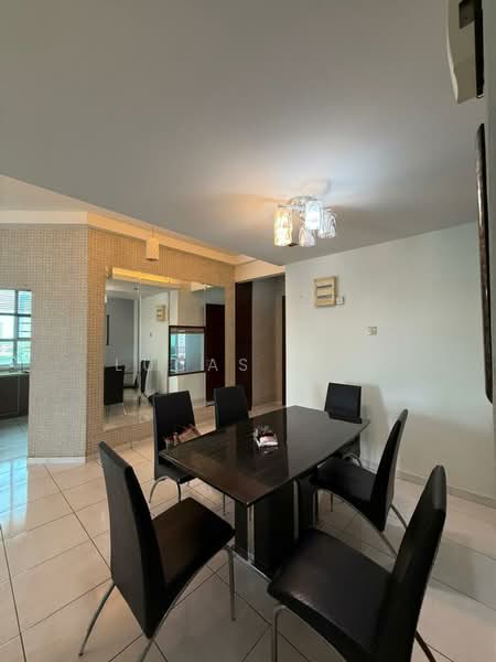 Kondominium untuk Disewa di The Brezza - Lucas Foo - Dining Room - PropertyGuru.com.my