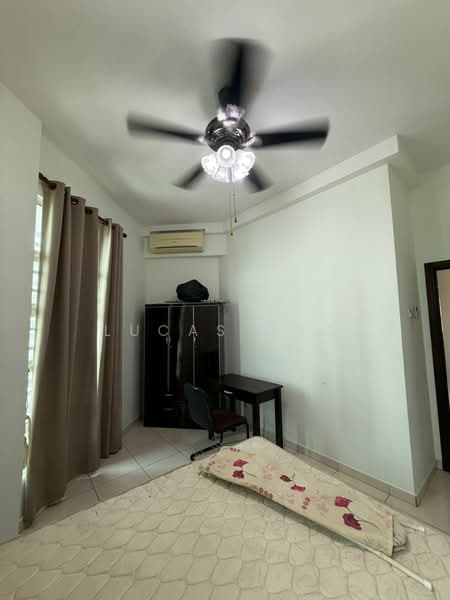 Kondominium untuk Disewa di The Brezza - Lucas Foo - Bedroom - PropertyGuru.com.my