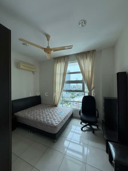 Kondominium untuk Disewa di The Brezza - Lucas Foo - Bedroom - PropertyGuru.com.my