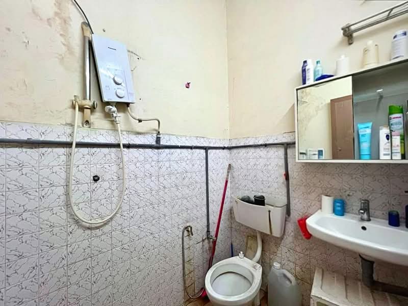 Rumah Teres 1 Tingkat untuk Dijual di Off Jalan Meru (Klang) - Michelle Tee - Bathroom - PropertyGuru.com.my
