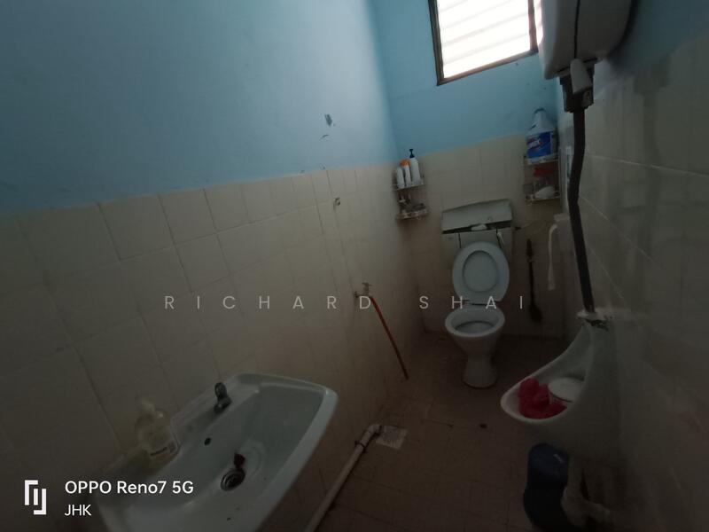 Shop / Office for Rent in Permas Jaya (Johor Bahru) - Richard Shai - Bathroom - PropertyGuru.com.my