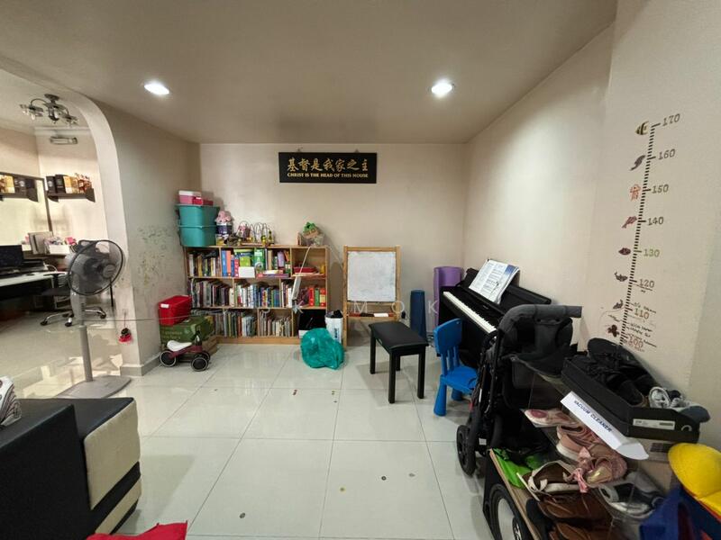 Untuk Dijual - Jalan Bakti Taman Mutiara Rini