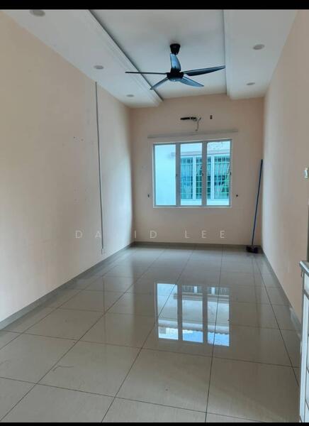 3-storey Terraced House for Sale in Taman Perindustrian Bukit Minyak (Bukit Minyak) - David Lee - Living Room - PropertyGuru.com.my