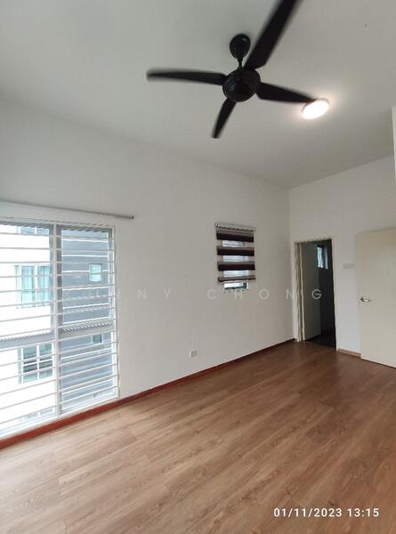 Zeta Deskye (Alam Saujana) untuk Untuk Dijual - RM 450,000, Feb 2026 - Living Room - PropertyGuru.com.my