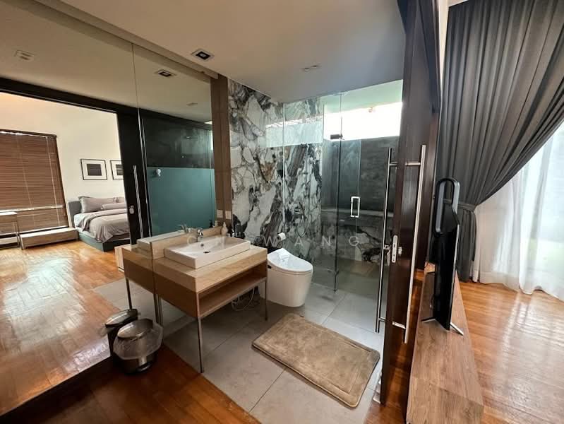 Bungalow for Sale in Leisure Farm (Gelang Patah) - CN Wang - Bathroom - PropertyGuru.com.my