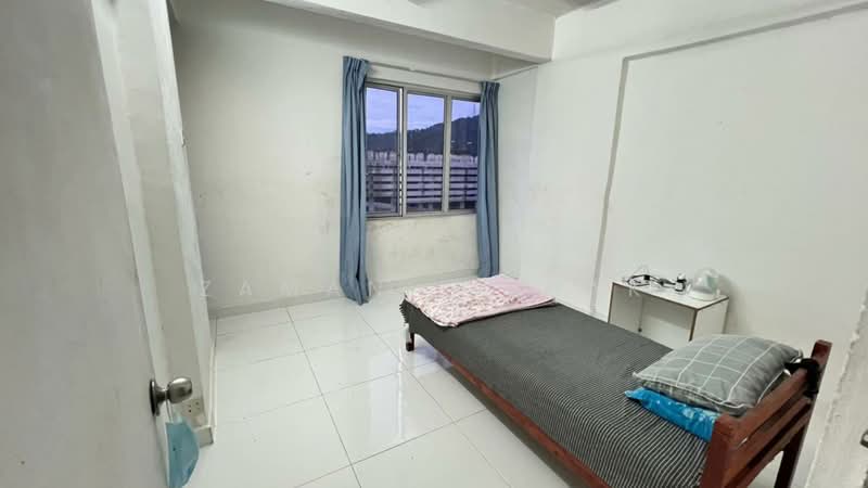 Pangsapuri untuk Dijual di Desa Tasik Fasa 1A - Zamani Ishak - Bedroom - PropertyGuru.com.my