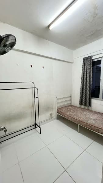 Pangsapuri untuk Dijual di Desa Tasik Fasa 1A - Zamani Ishak - Bedroom - PropertyGuru.com.my