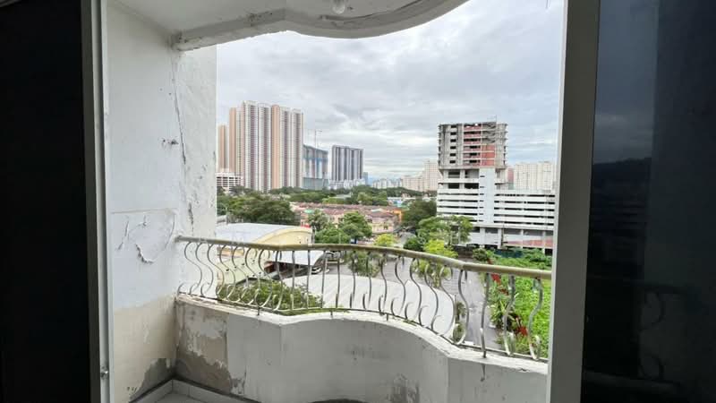 Pangsapuri untuk Dijual di Desa Tasik Fasa 1A - Zamani Ishak - Balcony - PropertyGuru.com.my