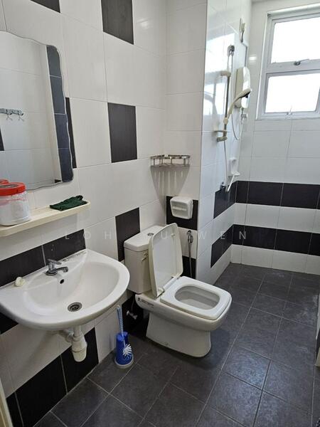 Untuk Disewa - Royale Infinity