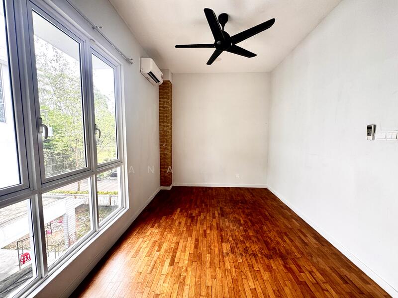 3rd bedroom attached baths
