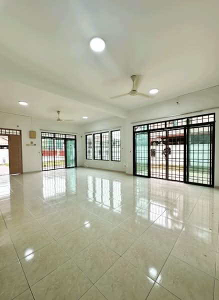 Semi-Detached House for Rent in Bandar Bukit Tinggi 2 (Klang) - HS Ong - Living Room - PropertyGuru.com.my