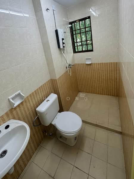 Semi-Detached House for Rent in Bandar Bukit Tinggi 2 (Klang) - HS Ong - Bathroom - PropertyGuru.com.my