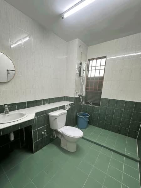 Semi-Detached House for Rent in Bandar Bukit Tinggi 2 (Klang) - HS Ong - Bathroom - PropertyGuru.com.my