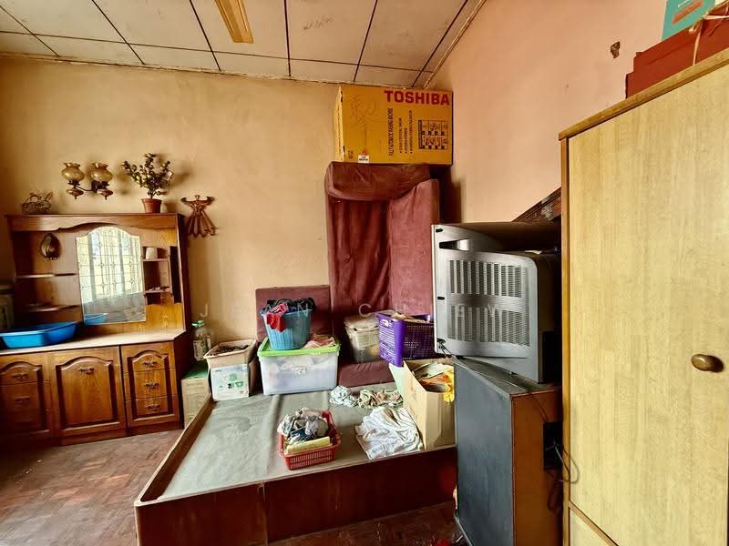 Bungalow House untuk Dijual di Taman Bukit Desa (Taman Desa) - Jean Chiew - Bedroom - PropertyGuru.com.my