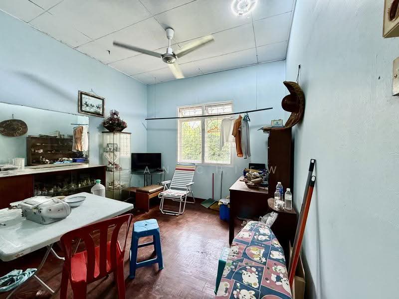 Bungalow House untuk Dijual di Taman Bukit Desa (Taman Desa) - Jean Chiew - Living Room - PropertyGuru.com.my