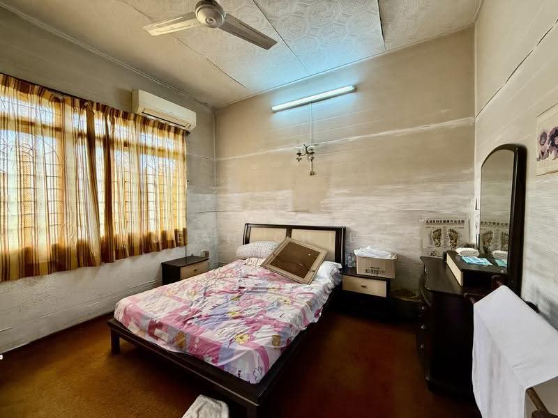 Bungalow House untuk Dijual di Taman Bukit Desa (Taman Desa) - Jean Chiew - Bedroom - PropertyGuru.com.my