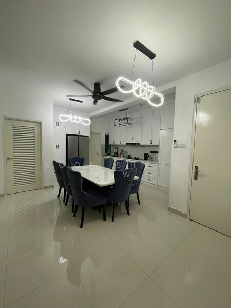 Untuk Disewa - Flora Rosa