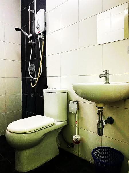 Kediaman Servis untuk Disewa di Pacific Place - Kennly Ho - Bathroom - PropertyGuru.com.my