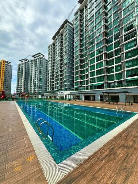 Service Residence for Rent at Vista Alam - Noor Zalifa Binti Zakaria - Pool - PropertyGuru.com.my