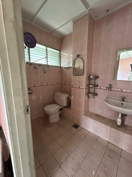 Rumah Teres 2 Tingkat untuk Dijual di SS14 (Subang Jaya) - Hoi Lum Kho - Bathroom - PropertyGuru.com.my