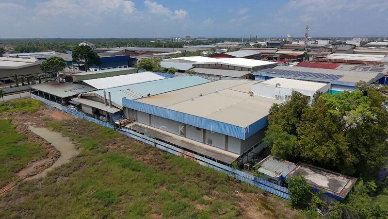 Commercial Bungalow for Rent in Bandar Parit Buntar (Parit Buntar) - Nick Lim - Exterior - PropertyGuru.com.my