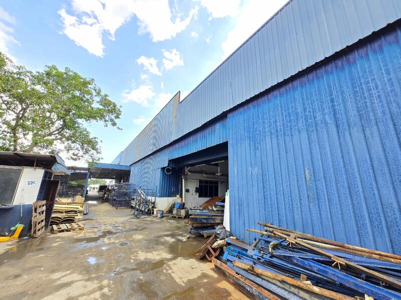 Commercial Bungalow for Rent in Bandar Parit Buntar (Parit Buntar) - Nick Lim - Exterior - PropertyGuru.com.my