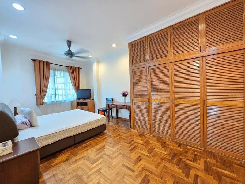 For Rent - Petrie Condominium