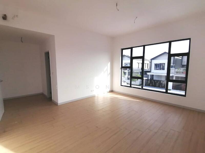 Semi-Detached House for Sale in Kota Emerald (Rawang) - Samson Lee - Living Room - PropertyGuru.com.my