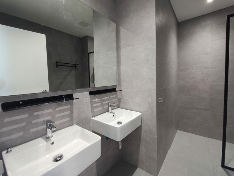 Servis Apartment untuk Disewa di Cubic Botanical - Leon Leong - Bathroom - PropertyGuru.com.my