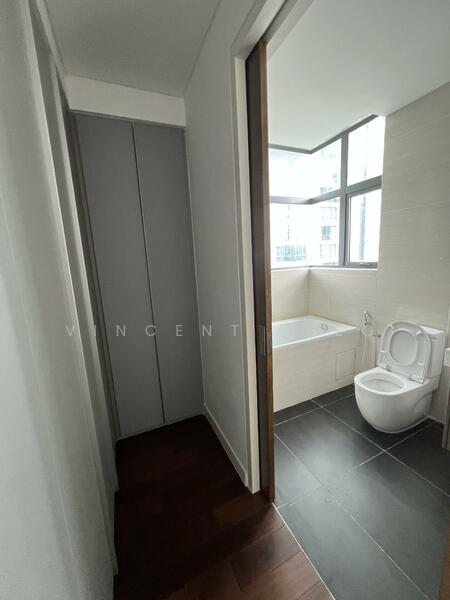 Kondominium untuk Dijual di Capella Embassy (D'Rapport Residences) - Vincent Theo - Bathroom - PropertyGuru.com.my
