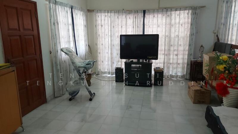 2-storey Terraced House for Sale in Bukit Jelutong (Shah Alam) - Tengku Sutina Tengku Baharuddin - Living Room - PropertyGuru.com.my