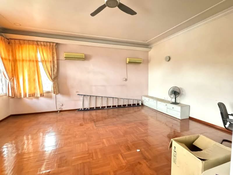 Bungalow for Sale in Taman Taynton View (Cheras) - Jacquin Tan - Living Room - PropertyGuru.com.my