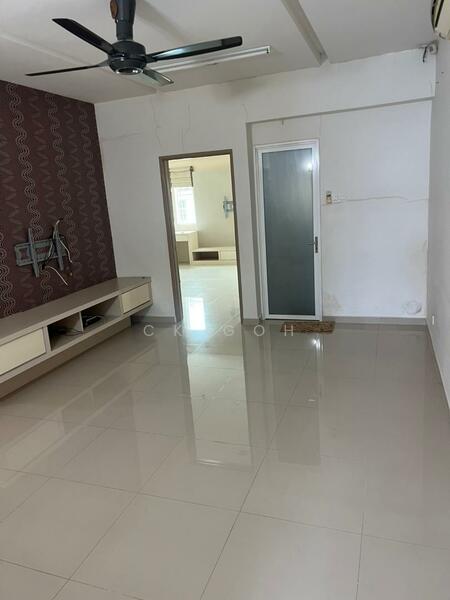 Terraced House for Rent in Island Glades (Jelutong) - CK Goh - Living Room - PropertyGuru.com.my