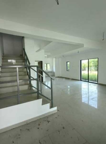 Rumah Teres 2 Tingkat untuk Dijual di Kuantan (Pahang) - Jyn Yap - Living Room - PropertyGuru.com.my