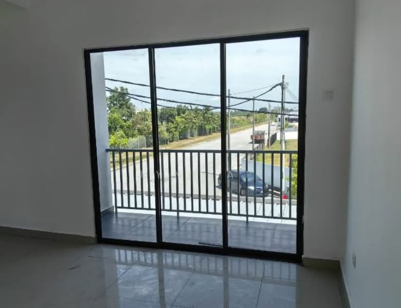 Rumah Teres 2 Tingkat untuk Dijual di Kuantan (Pahang) - Jyn Yap - Balcony - PropertyGuru.com.my