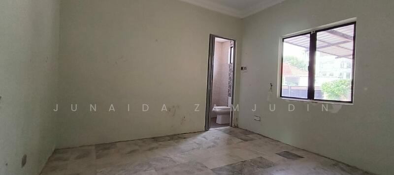 Room attached bathroom